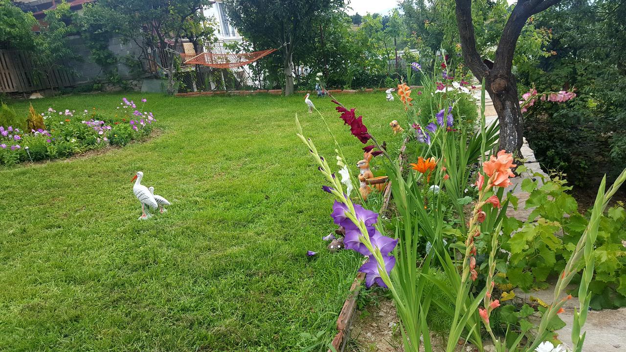 Guest House Agush Kribul Bagian luar foto