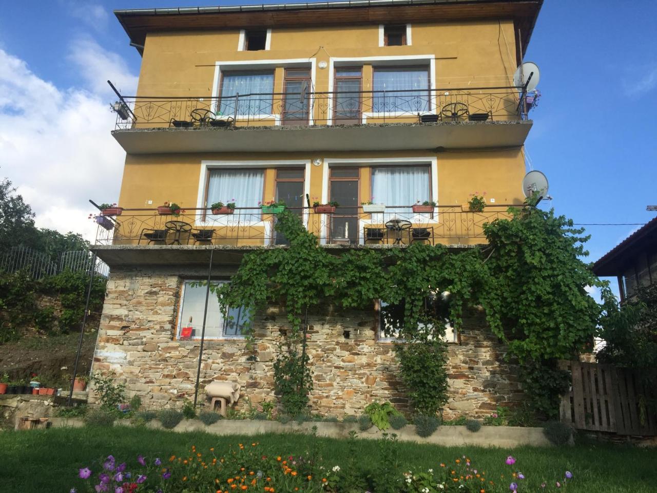 Guest House Agush Kribul Bagian luar foto